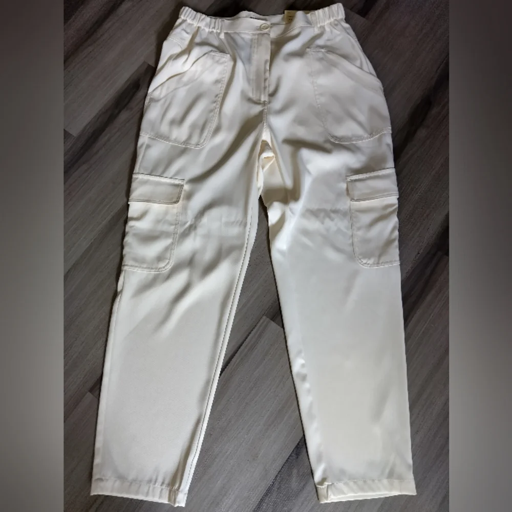 Max Studio London Ivory Cargo Pants - Picture 5 of 12